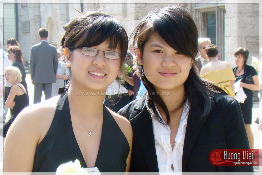 Bùi Thị Thúy Vân và em gái