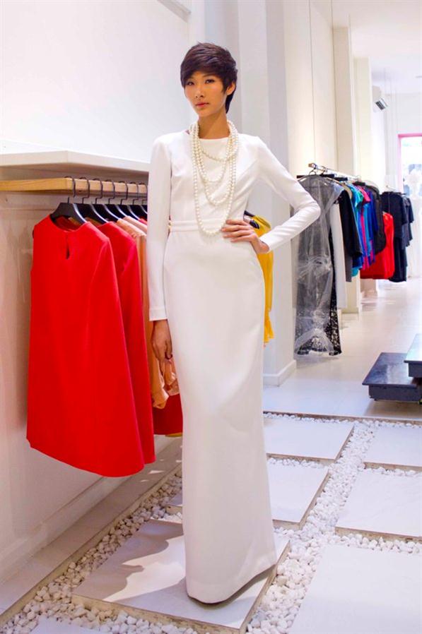 Hoàng Thuỳ sang Đức thi Top Model of the World